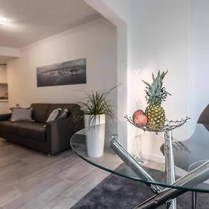  Apartment La Concha Direkt Am Spanien